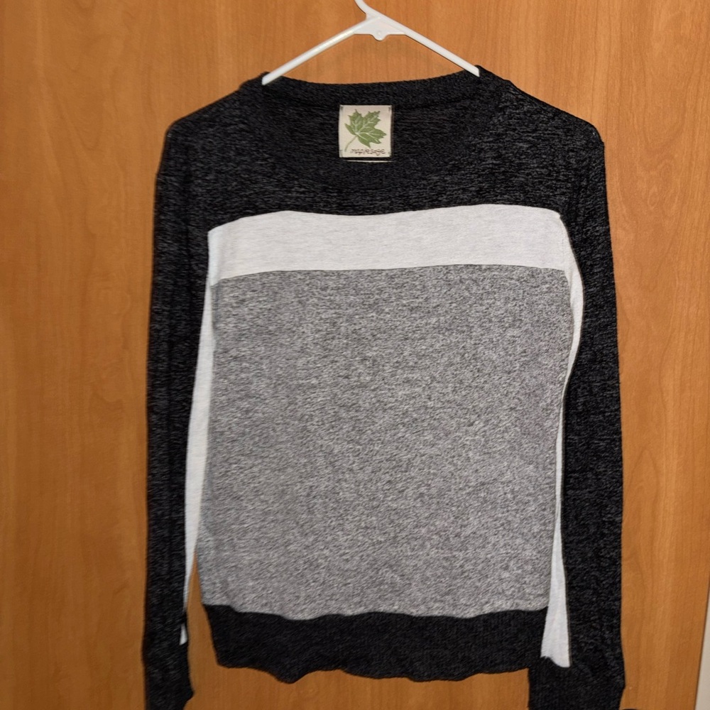 Women’s Black and Gray Sweater